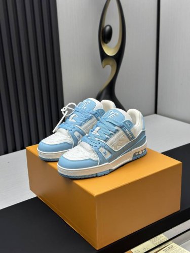 橙子出厂价p louis Vuitton 路易威登 Lv Trainer 情侣款运动鞋板鞋 休闲复古篮球鞋 从复古篮球鞋汲取灵感 打造备受青睐的 Lv Trai