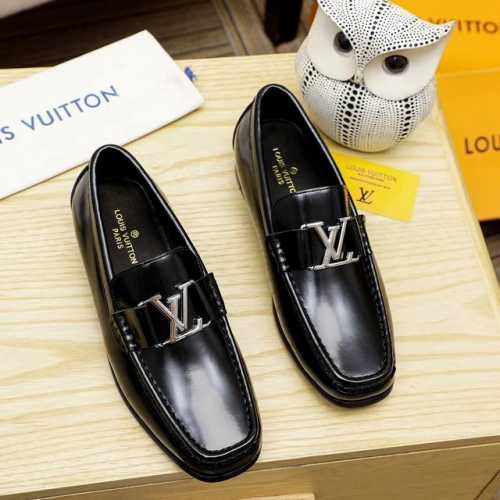 工厂价 Louis Vuitton 里 路易威登 新款男士休闲商务皮鞋官网原版复制，鞋面采用进口官网1:1材料制作意大利牛皮面，高端内里绝非一般的工艺制造，大厂