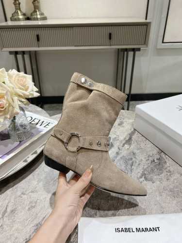 Isabel Marant 伊莎贝尔尖头马鞍扣按扣褶皱平底套筒短靴 铆钉短靴。简约百搭款。材质：鞋面:头层小牛皮 牛反绒。牛皮内里，真皮大底。 码数：35-39