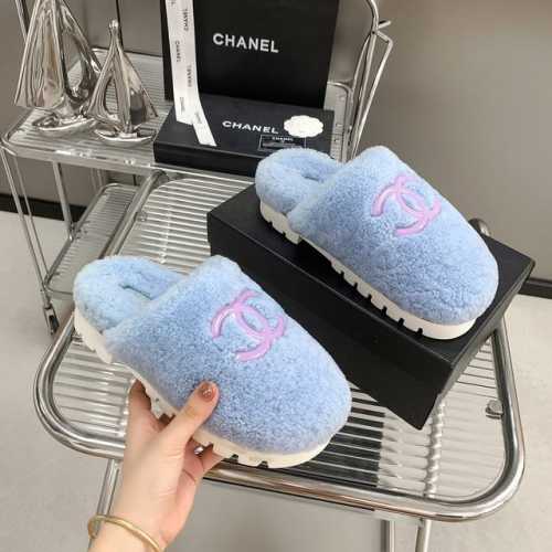 出厂价 CHANE*小香 24 新款毛毛拖鞋真的太可爱啦 柔软蓬松的毛毛 舒服暖脚！ 秋冬搭配子休闲又慵懒 上脚真的好看又时髦！美腻美爆了！ 进口羊毛 手感细腻