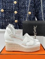 厂价 HermèS 爱马仕经典防水台H 坡跟厚底麻绳底凉鞋 极约复古的设计 浓厚的异域风情 时髦感十足、随便上脚都很有腔调 简简单单的款式随便搭配一下高级感就很