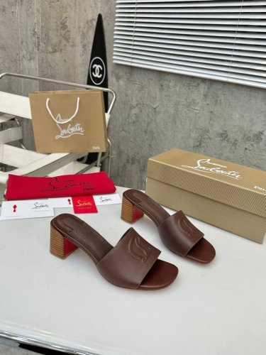 真皮底 橡胶底 顶级版本 代购级 ⑥个颜色供选择。2024重磅推出 Christian Louboutin CL 标识设计 红底鞋最新走秀款 简称CL 红底鞋2