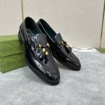 g家新品 Gucc* 古 Jordaan系列男士马衔扣流苏乐福鞋皮鞋 官方售价Rmb,900 采用进口开边珠亮皮 平纹牛皮 高丝光磨砂牛皮打造制成 饰以品牌标志