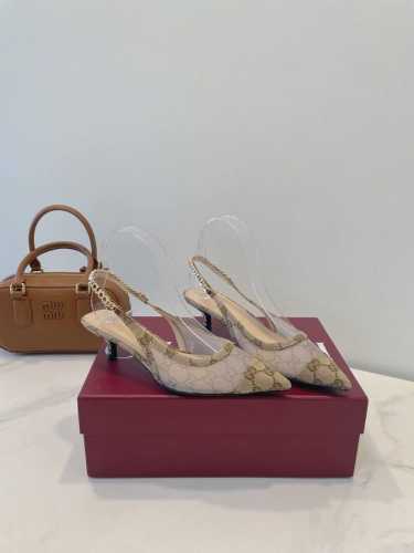 Gucci 古奇 2025Ss新款凉鞋，每个细节皆经过精心细致打造 面料：网纱 品牌布艺 内里：高端定制羊皮 大底：意大利进口真皮大底 尺码：35-40 跟高1