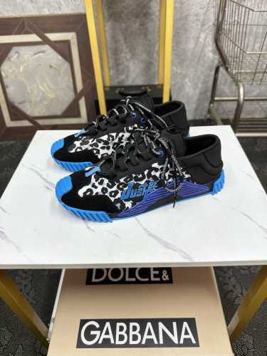 情侣款 Dg最新运动休闲鞋，时尚百搭，可为各式造型增光添彩。塑造独具动感活力与摩登气息的精致设计，尽显现代优雅格调。 Size：35-46 45、46订做不退换