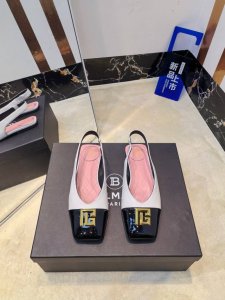 工厂p出 ，* 巴尔曼秋冬2025最新款走秀方头平底后空单鞋 品牌巴尔曼由法国时装设计师 皮埃尔.巴尔曼 先生创立于1945年的老牌定制时装屋，与、并列成为二战