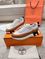 顶级版本2024ss Hermès 爱马仕 初秋新品情侣款 休闲鞋拼色设计MM风 超前时尚 简约高级 随意搭配 上脚非常轻便舒适鞋面：麂皮 牛皮内里：羊皮大底：