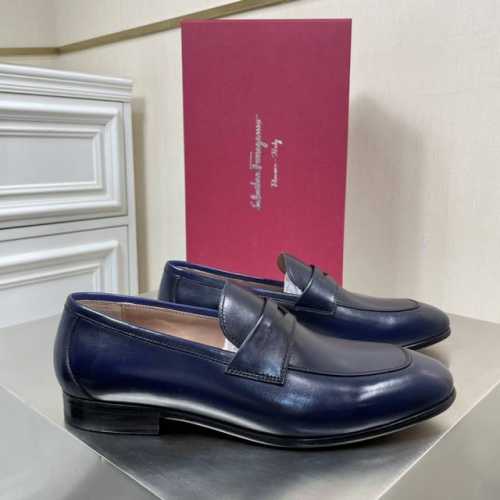 新品Salvatore Fer* Penny乐福鞋！高端男士商务休闲鞋乐福鞋 优雅不凡的新款经典便士乐福鞋。由上乘意大利牛皮制成，擦色工艺！鞋面造型别致，搭配杏