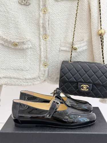 厂价 CHANE*｜小香25C新品T字带玛丽珍鞋乐福鞋时髦复古中古 独特时尚美感尽显魅力 怎么搭都好好看！面料采用定制小牛漆皮内里垫脚均为羊皮意大利进口真皮大底