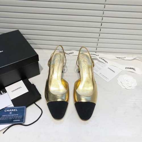 Chane+L 经典slingback 小香后空凉鞋 就像coco香奈儿女士说的：流行稍纵即逝，但风格永存！四这双后空鞋就是香家经典中的经典！双色搭配，简约精致