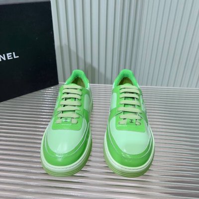 CHANEL 24早春款 运动鞋各大平台热卖单品~也是网红达人穿搭首选小香整个系列已全面升级 鞋面增加更多时尚元素 鞋面用料拼接鞋面 原版双色PHYLON MD