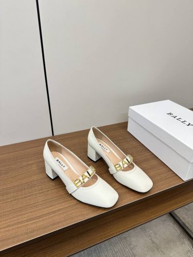 Bally 25早春新品时尚字母扣粗跟玛丽珍单鞋 Bally2025春夏新款，时尚粗跟平底马丽珍logo 字母单鞋，走秀款芭蕾舞鞋款式新颖别致，采用方形头型设计