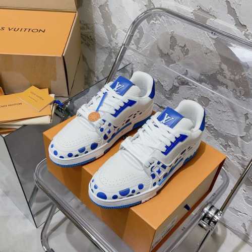 顶级代购版本 #限男码 LV trainer 情侣限定系列休闲运动篮球鞋 颜值担当 上脚帅炸，每个颜色都是巨巨巨好看！潮人必备单品 原版订制压纹粒面小牛皮 非市