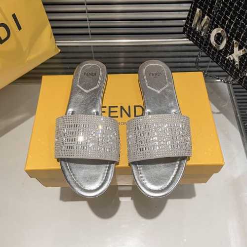 橙子出厂价p fendi 芬迪 初夏新款 满钻平底拖鞋 一字拖 休闲凉拖 颜色 黑 白 粉 棕 金 银 码数 35-42