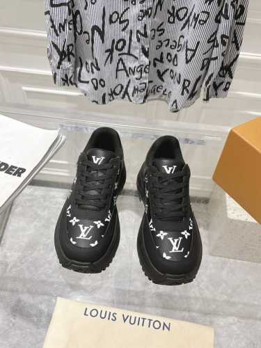 Louis Vuiton 路易威登 2024ss新款 LV 厚底跑鞋老爹鞋休闲运动鞋 顶级版本原版购入开发做货 此款LV Discovery运动鞋亮相路易威登2