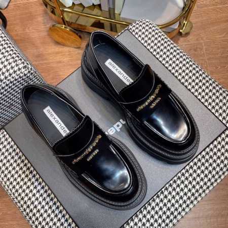 AlexanderWang 亚力山大王 乐福鞋 厚底乐福鞋非常火爆 众多网红同时推荐 橡胶发泡厚底 不重 不重正常鞋子的重量 非常好搭配 原版标准包装配套 si - 点击图像关闭