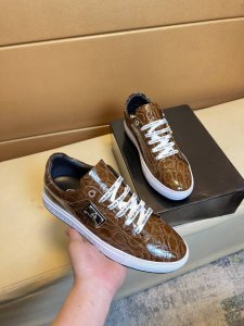 pp 菲利普 原单品质.～ 独特现代风运动鞋。休闲鞋潮男必备款 意大利进口原版品牌，进口原版皮，羊里 拒绝脱色磨脚 鞋底：原厂特供原版底，法国懒人风格设计 贴脚