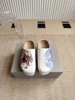 Birkenstock勃肯包头鞋 Birkenstock 博肯鞋真的是我的爱 建议大家入手 真的非常非常百搭 走路舒服 时髦 各种配衣服 总之 勃肯托鞋一定一定