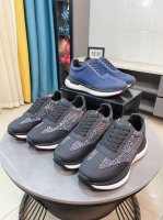 出厂价p Boss 以经典的设计成为永不落幕的时尚宠儿，经典的休闲造型。鞋面采用顶级反牛皮滴胶飞织 品牌Logo点缀 彰显品牌魅力；头层真皮里品牌专用大底，耐磨