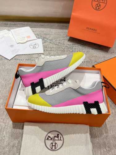 顶级版本2024ss Hermès 爱马仕 初秋新品情侣款 休闲鞋拼色设计MM风 超前时尚 简约高级 随意搭配 上脚非常轻便舒适鞋面：麂皮 牛皮内里：羊皮大底：