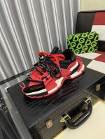 出厂价pp： Dg～ 情侣装休闲鞋 2025Z柜同步发售 码数:35-46# 1个颜色鞋面选用多材质拼接网布内里，舒适透气，鞋底：原版舒适耐磨大底，实物拍摄实物