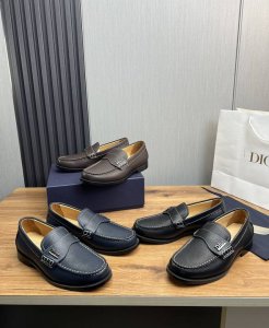 工厂价 迪奥.男士商务休闲皮鞋全部采用进口原版品牌皮料，只为打造更为舒适的穿着体验，鞋面：原版牛皮进口羊皮里，原版防滑耐磨橡胶大底8-45 38.45不退换