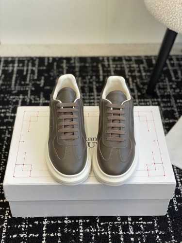 代购级 24ss 麦昆最新款 AIexanderMcQUEEN 运动 女款 男款 做市场最顶级的版本和质量 Alexander mcqueen 网红明星爱穿爆款