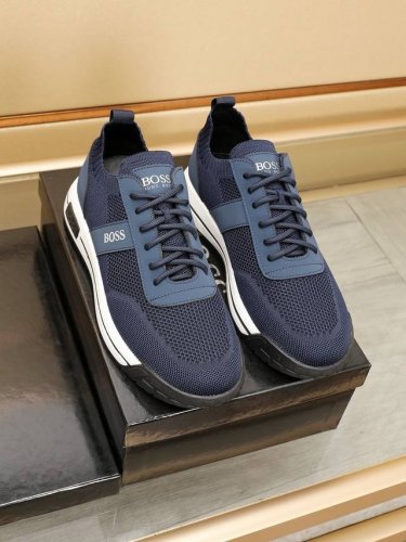 工厂 Boss 新款男仕运动鞋 知名运动品牌新款隆重上市 以奢华高端设计出货 鞋面选用原版透气飞织制作 羊皮垫脚 叠层设计鞋面线条感层次分明，轻质橡胶大底。轻奢