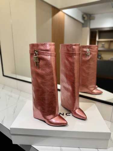 专柜正品级定制版本 GIVENCHY0 新款高跟层压皮皱长靴，市面最高版本 纪梵希 锁扣 皱漆款 风靡整个时尚圈 原版开发鞋型超级正 最高还原度鞋型 包裹性非常