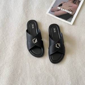 橙子出厂价p dior 迪奥 春夏新款男鞋 交叉带男士拖鞋 休闲沙滩凉拖鞋 夏日必备单品 耐磨防滑开模大底 舒适百搭 潮男必备 码数 39-45