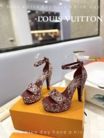 出厂 Loui& Vuitto&路易威登 法国代购新款驴牌 春夏首选 Monogram花卉系列 高端奢华 明星 秀场新款 绝对百搭的优雅气质款 超精致显长8.5