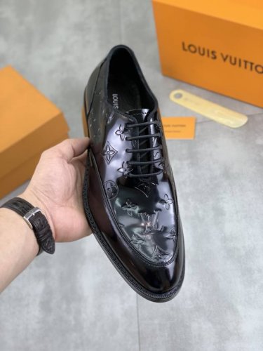 出厂价pp 实价 Louis Vuitton 水染牛里 原单 新款Lv路易威登 * 顶级版本 Lv经典皮鞋 选用进口原版小牛皮 原版真皮边条拼接耐磨高端橡胶大底