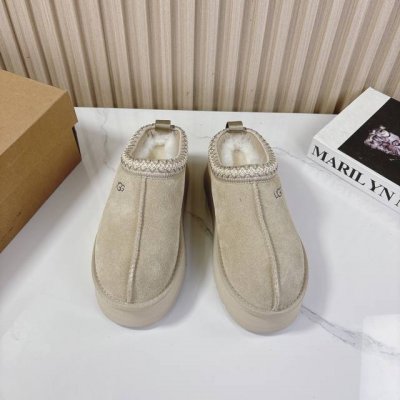 UGG~24vs秋冬爆款松糕厚底休闲毛鞋系列 松糕厚底毛鞋 一款不会撞衫的鞋子、简约的隔板设计上斑点的大底、鞋面真丝卷毛、秋冬季必备款、无论什么裤子裙子都能驾驭
