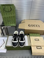 Gucci古驰最新爆款mac80 运动鞋 情侣款 休闲 复古 做旧 脏脏鞋 小脏鞋 小白鞋 原版购入开发 做货 古驰mac80全新爆款系列 精致小巧的互扣式双g