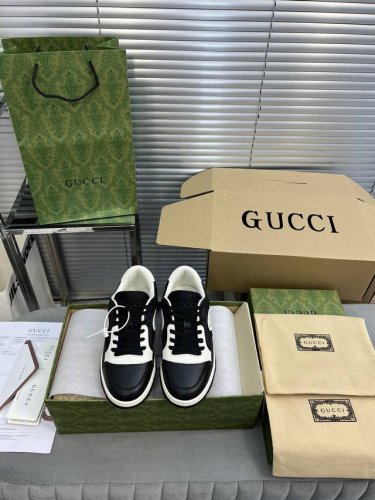 Gucci古驰最新爆款mac80 运动鞋 情侣款 休闲 复古 做旧 脏脏鞋 小脏鞋 小白鞋 原版购入开发 做货 古驰mac80全新爆款系列 精致小巧的互扣式双g