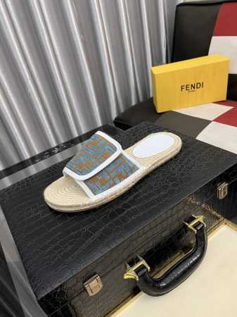 出厂价Pp： Fendi~芬迪拖鞋 男鞋高端品牌 官网1:1最新力作：原版开模定制，面料釆用进口原版材料制作，升级版大底，更轻便，市场顶级品质，简单不失品味，潮 - 点击图像关闭