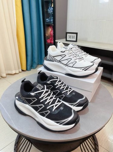 出厂价p Givenchy 纪梵希 高端版本 专柜同步发售鞋面 意大利进口品牌Logo印花布匹 尽显奢华 羊皮内里加上双层组合 脚感舒适 鞋底 原厂特供气垫Tu