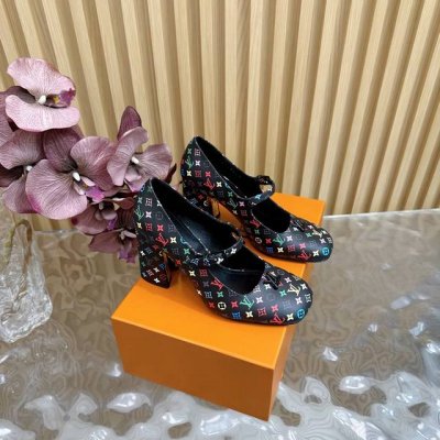 顶级版本Lv 路易威登 223 2025早春新款 中古风凉鞋 专柜主打最新款 后空凉鞋硬货上新 代购级别！高级感十足！国内外博主刷爆的一款，复古又时髦 上脚美炸