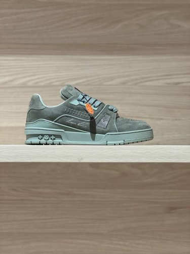 专注好品质 顶级出品 柳钉灰绿实拍 代购级Trainer 24Fw秋冬新色 原版精准Cp！鞋型无限接近，精细工艺出品 一如既往地好货出炉！原版材料定制！面料原版