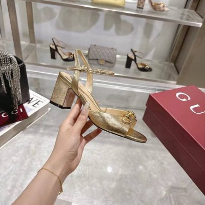 古奇 Gucc 经典女鞋:原版一比一开发 精心调制的鞋楦 面料采用原版质感.进口羊皮面.配原板电渡五金扣 细腻到无可挑剔 羊皮 内里和垫脚 跟高:6.5Cm 9