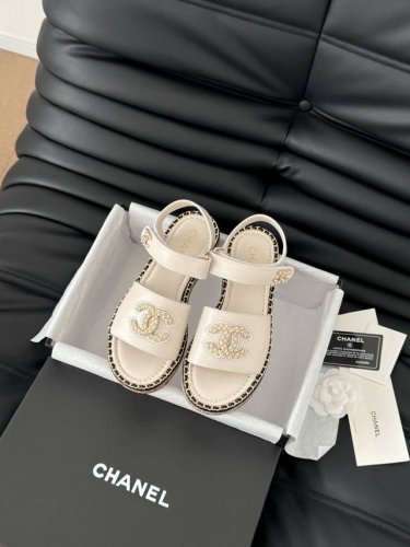 chanel 25C春夏新款全系列链条拖鞋 全系列首发 专柜有的我都有！ 高版本高品质 鞋面牛皮 原版面料 内里羊皮 原版大底 Size:35-39 其他码数定