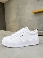 高版本情侣款P家时尚小白鞋，重版推出、高品质出货，优雅大方、上脚舒适、超级经典 面料：丝稠牛皮 内里：水染羊皮内里+羊皮垫脚 大底：原厂橡胶底 码数：35-45