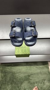 g家 新款 男码39～45， 46.订做 这款拖鞋采用 Gg 聚酯纤维制成，正面饰有 Gucci 标签，为款式增添了醒目的徽标感。 “Gucci Made In