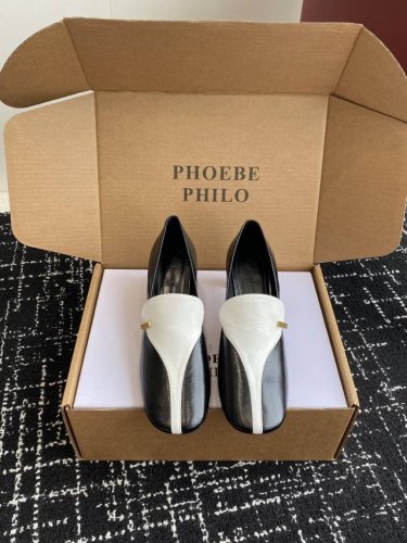 代购级 Phoebe Philo 25Ss独家发售 双缝线方头玛丽珍单鞋 整体油蜡皮的质感简直不要太爱！不同于漆皮的亮眼夺目！太过于闪耀！喜欢低调的妹宝速看这款