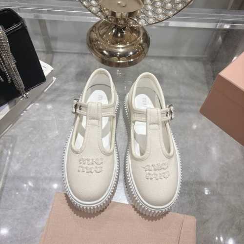 出厂 代购级Miumiu缪缪 2025新款**厚底小白鞋 帆布休闲运动鞋 原版购入开发 做货 隽永丹宁汲取迷人Miu Miu风格，脚背一字带扣设计造就新款运动鞋