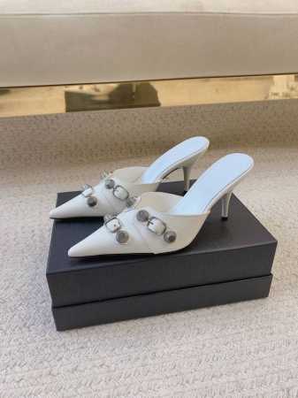 BALENCIAG*SS25经典款铆钉饰高跟拖鞋 原版套楦 顶级品质材质鞋面：进口牛皮垫脚：进口羊皮里大底：真皮大底码数：35-39 40、41定做不退不换 - 点击图像关闭