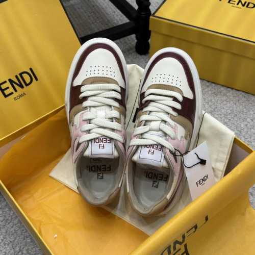 顶级版本 2024ss FENDI 芬迪情侣款 最新款厚底休闲 FD厚底match 升级新款全皮面拼接 新鲜血注入加ff复古的设计 超好看百搭 鞋面胶片牛皮面拼