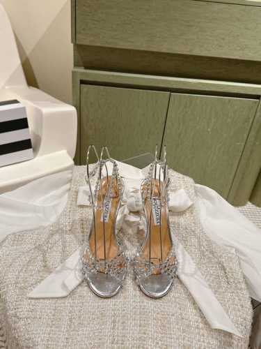 Aquazzur* 菠萝早春专柜新品仙女时装鞋系列，大量上新同步官网全系列均可定制龙年主打一个火爆，全网各大网红纷纷开秀，绝美的穿搭系列！ ★★★★★ 鞋面 P
