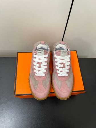 HermèS 爱马仕新款 复古时尚阿甘德训鞋 拼色设计少女风 复古时尚 简约高级 随意搭配 上脚非常轻便舒适 鞋面 麂皮 牛皮 内里 牛皮 大底 原版Tr成型大 - 点击图像关闭