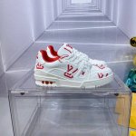 顶级版:530 路易威登走秀滑板鞋爆款， Louis Vuitton Trainer无疑是奢侈品牌推出的最成功的Sneaker之一，不过探索的脚步并不会停，Lo